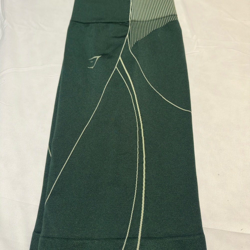 APEX SEAMLESS HIGH RISE SHORT - Picture 4 of 7
